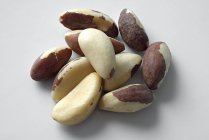 Nueces de Brasil sin cáscara - foto de stock
