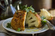 Fried tasty cauliflower on plate — Stock Photo