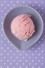 Homemade raspberry ice cream — Stock Photo