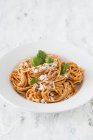 Spaghetti con sugo di pomodoro — Foto stock