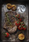 Steak de bœuf rôti — Photo de stock