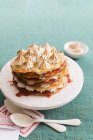 Stapel Pfannkuchen mit Marmelade — Stockfoto