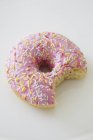 Pink iced doughnut — Stock Photo