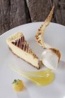 Piatto da dessert con cheesecake — Foto stock