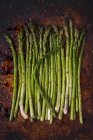 Asparagi arrosto con olio d'oliva — Foto stock