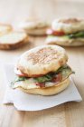 English muffins with bacon — Stock Photo