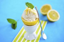 Lemon ice cream — Stock Photo