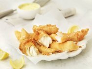Deep-fried fish pieces — Stock Photo
