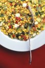 Салат из сладкой кукурузы — стоковое фото