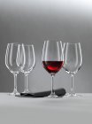 Bicchiere con vino rosso — Foto stock
