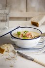 Цибуля-порей і картопляний суп — стокове фото