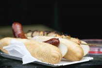 Hot dog e pollo alla griglia — Foto stock