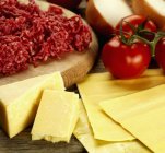 Ingredientes para lasaña con carne - foto de stock