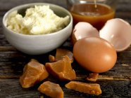 Closeup view of ingredients for toffee Roulade — Stock Photo