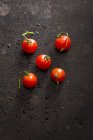 Tomates cereja recém-lavados — Fotografia de Stock