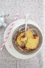 Gâteaux à la farine de maïs aux framboises — Photo de stock