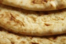 Pan naan hecho comercialmente - foto de stock