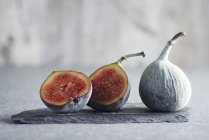 Fresh juicy Figs — Stock Photo