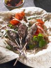 Kebab piccanti sul pane — Foto stock
