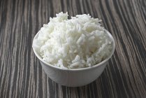 Cuenco de arroz basmati cocido - foto de stock