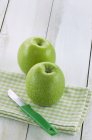 Two green apples — Stock Photo
