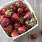 Bio frische Erdbeeren — Stockfoto