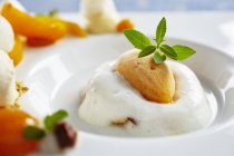 Dessert d'abricot et de sureau — Photo de stock