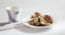 Mussels steamed in sake — Stock Photo