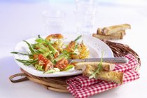 Salada Puntarelle com camarão — Fotografia de Stock