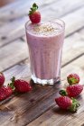 Strawberry smoothie with kefir — Stock Photo