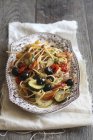 Спагетти примавера с овощами — стоковое фото