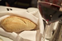 Печёный деревенский хлеб — стоковое фото