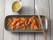 Salmone stagionato con senape — Foto stock