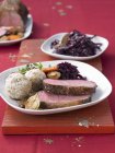 Roast beef with cabbage — Stock Photo