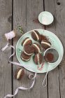 Biscotti al cacao con crema — Foto stock