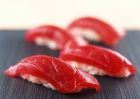 Tuna nigiri sushi — Stock Photo
