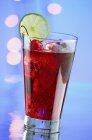 Cocktail mit Eiswürfeln — Stockfoto