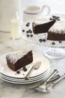 Schokoladenkuchen mit Blaubeeren — Stockfoto