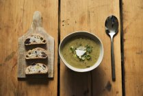 Asparagus soup with onions — Stock Photo