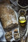 Рустикальний хліб на стійці — стокове фото