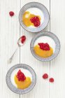 Персик Мельба йогурт — стокове фото