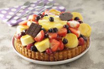Fruit tart with chocolate — Stock Photo