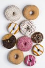 Auswahl verschiedener Donuts — Stockfoto