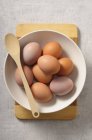 Bowl of fresh eggs — Stock Photo