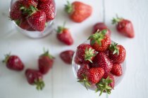 Freshly washed strawberries — Stock Photo