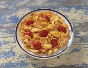 Cereali di mais con fragole — Foto stock