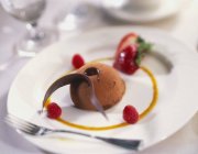 Шоколадний мус десерт — стокове фото