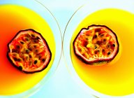 Summerstar Martinis with passion fruit — Stock Photo