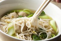 Zuppa di polpette Shanghai noodle — Foto stock