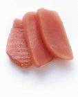 Lonchas de pescado crudo - foto de stock